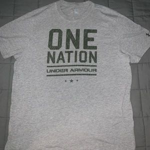 Mens Under Armour Athletic Shirt - Size XL